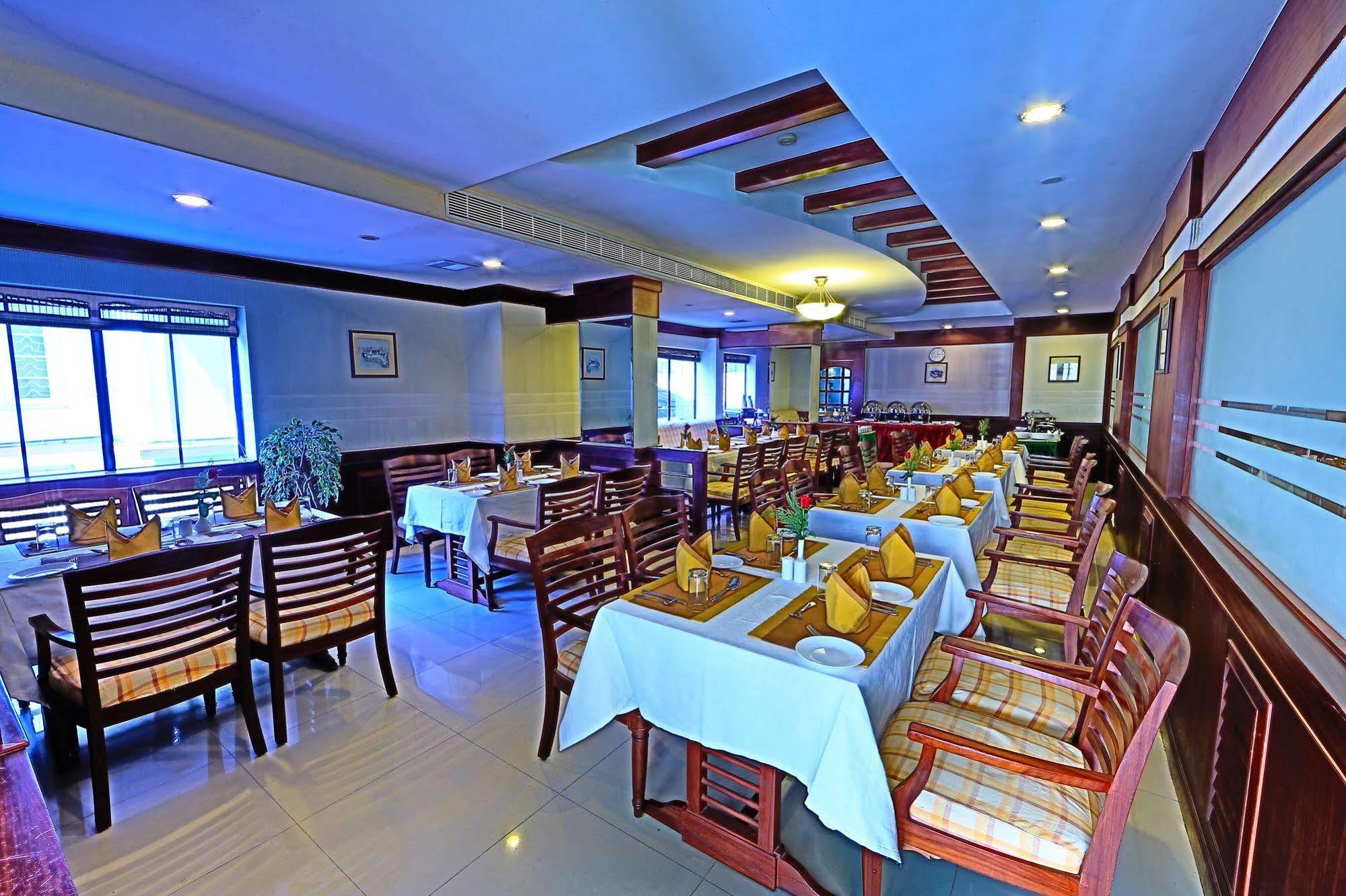 Hotel Fort Queen Kochi Ngoại thất bức ảnh